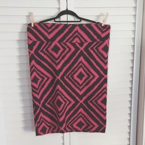 LuLaRoe Skirt, Size 2XL, Hot Pink & Black Diamond Pattern, Stretch Poly/Spandex‎